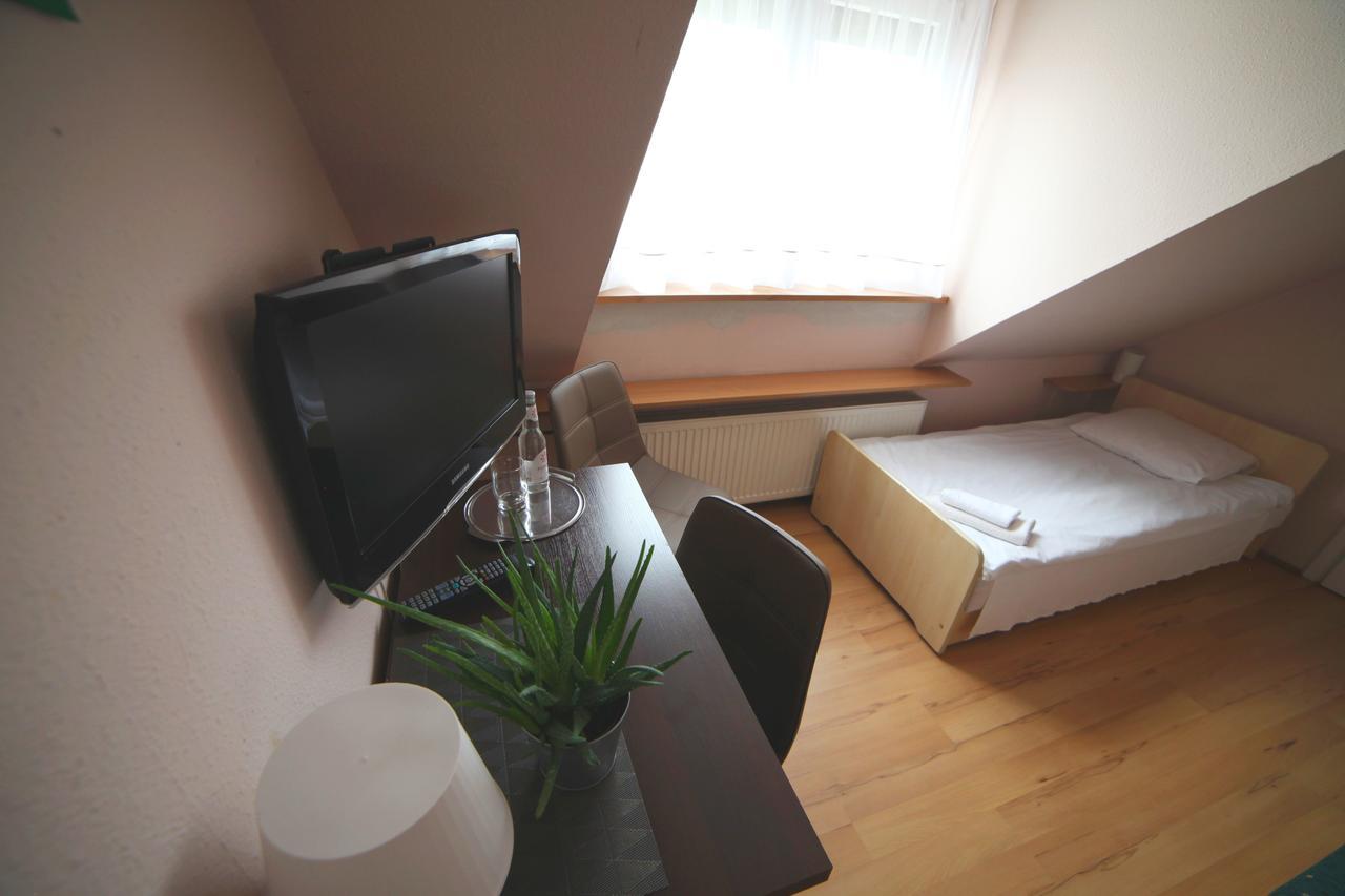 Mansarda Noclegi Września Zimmer foto